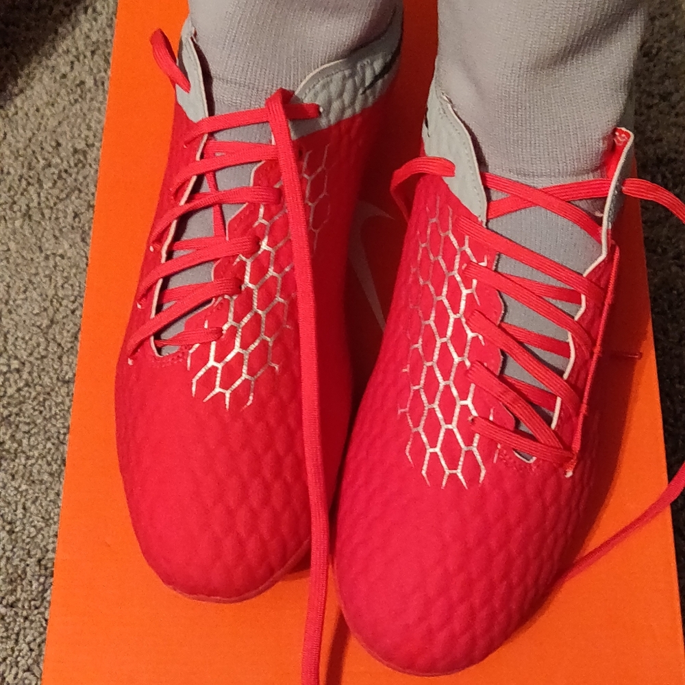 NikePhantom 3 Academy soccer cleats